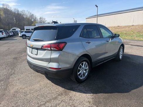 Used 2023 Chevrolet Equinox LS w/ LS Convenience Package image 5
