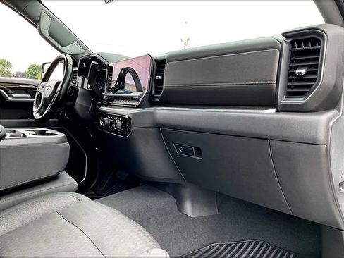 Used 2022 Chevrolet Silverado 1500 LT AWD/4WD image 14