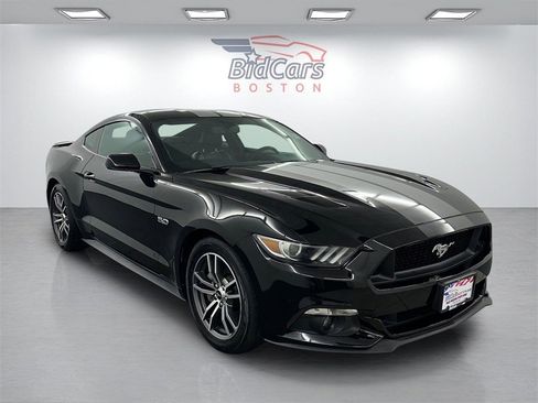 Used 2017 Ford Mustang GT Premium image 3