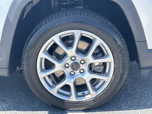 Used 2025 Jeep Compass Limited AWD/4WD image 12