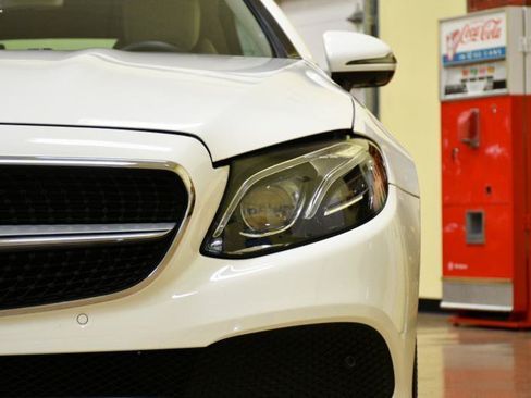 Used 2019 Mercedes-Benz E 450 4MATIC Cabriolet image 6