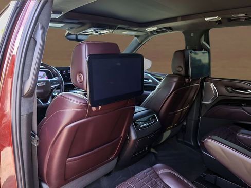 Used 2022 Cadillac Escalade Premium Luxury Platinum AWD/4WD image 27