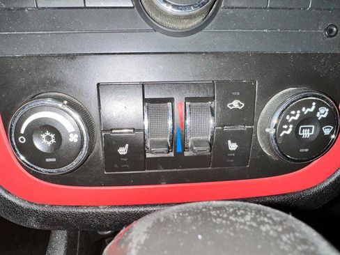 Used 2012 Chevrolet Impala LTZ FWD image 38