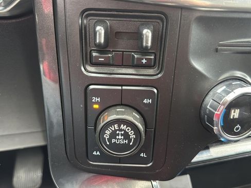 Used 2021 Ford F150 Lariat w/ Equipment Group 502A High AWD/4WD image 22