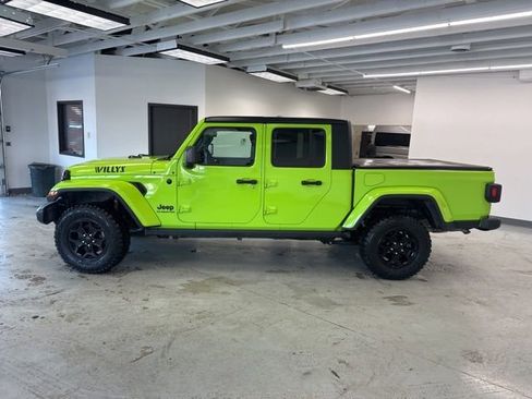 Used 2021 Jeep Gladiator Willys image 6