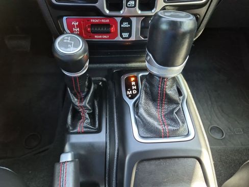 Certified 2021 Jeep Wrangler Unlimited Rubicon AWD/4WD image 33