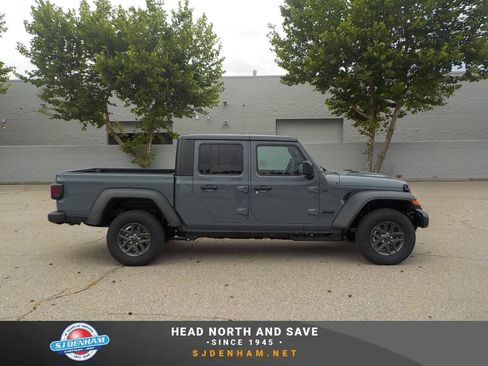 New 2026 Jeep Gladiator Sport AWD/4WD image 2
