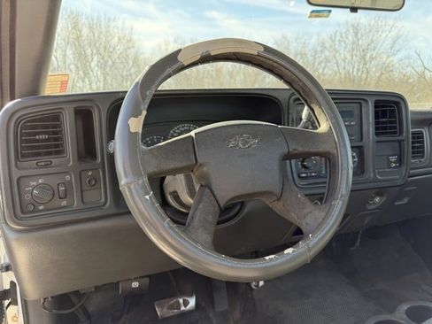 Used 2006 Chevrolet Silverado 2500 W/T image 10