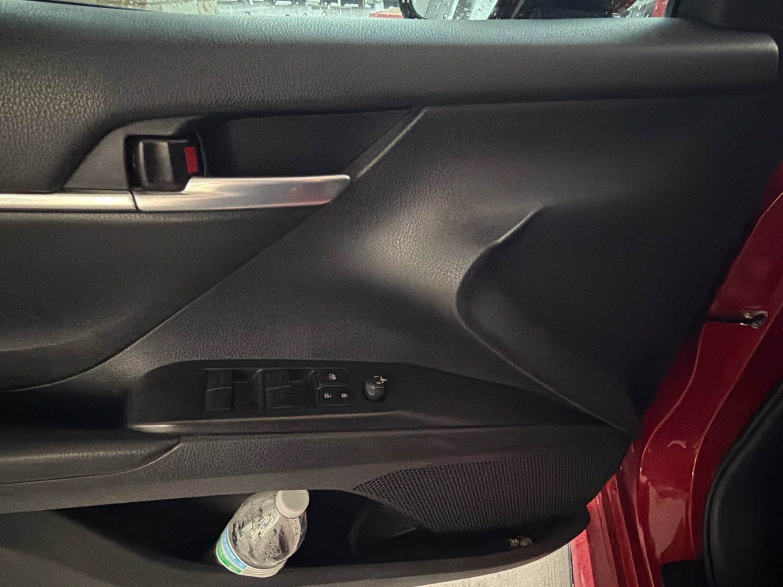 Used 2023 Toyota Camry SE w/ Convenience Package FWD image 4
