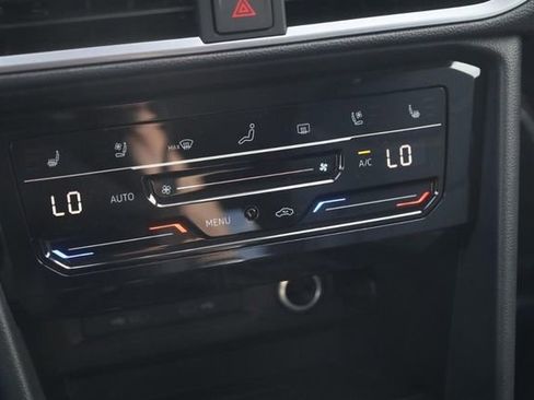 New 2026 Volkswagen Taos SEL AWD/4WD image 16