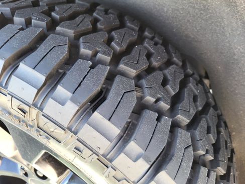 Used 2024 Chevrolet Tahoe Z71 w/ Z71 Off-Road Package image 29