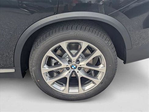 Used 2026 BMW X5 sDrive40i image 9