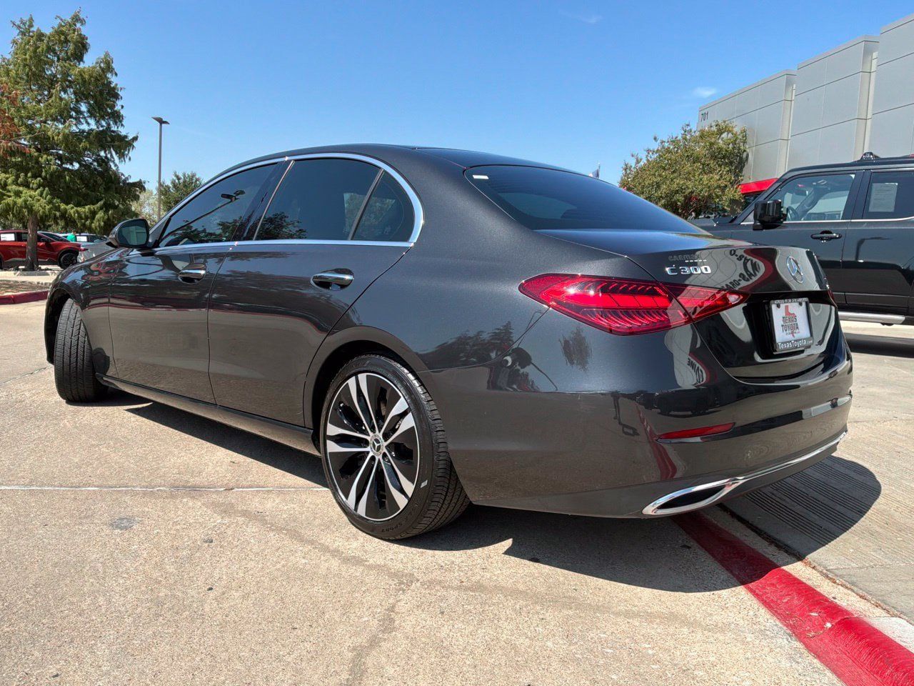 Used 2022 Mercedes-Benz C 300 Sedan image 8