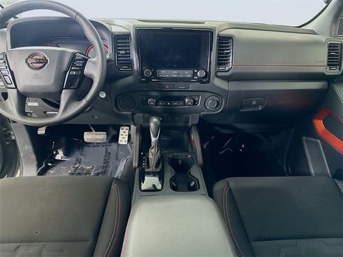 Used 2022 Nissan Frontier Pro-X w/ Technology Package image 18