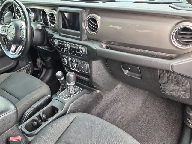 Used 2021 Jeep Wrangler Unlimited Sahara AWD/4WD image 20