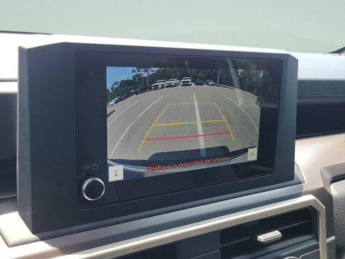 Certified 2025 Toyota Tacoma SR5 AWD/4WD image 17