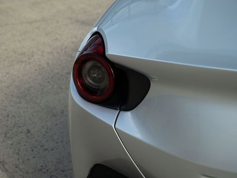 Used 2019 Ferrari Portofino image 23