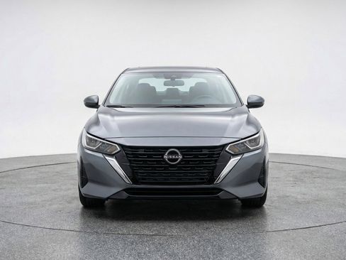 Used 2025 Nissan Sentra SV image 2