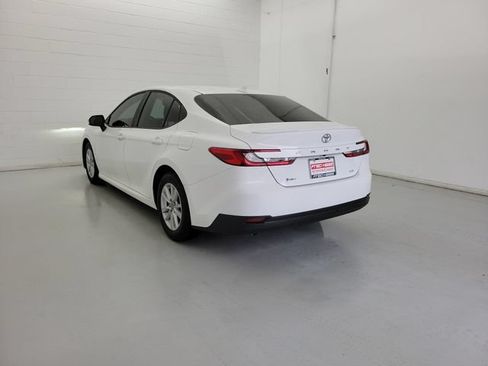 Used 2025 Toyota Camry LE w/ Convenience Package FWD image 8