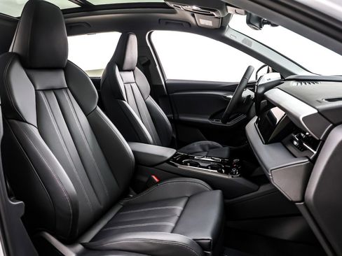 New 2025 Audi Q6 e-tron Premium Plus image 7