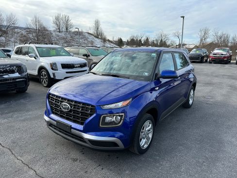 Used 2021 Hyundai Venue SE image 1
