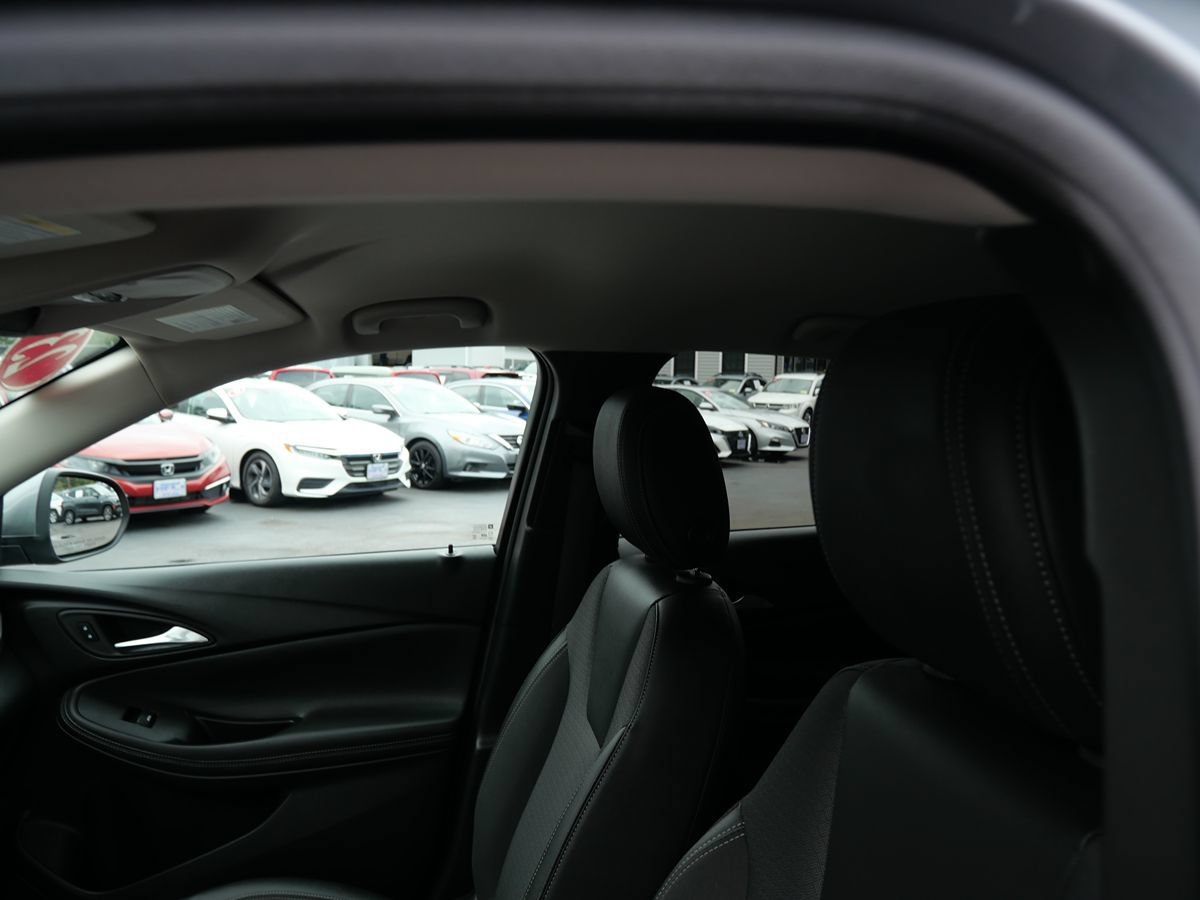 Used 2023 Buick Encore GX Select w/ Sport Touring Package FWD image 11