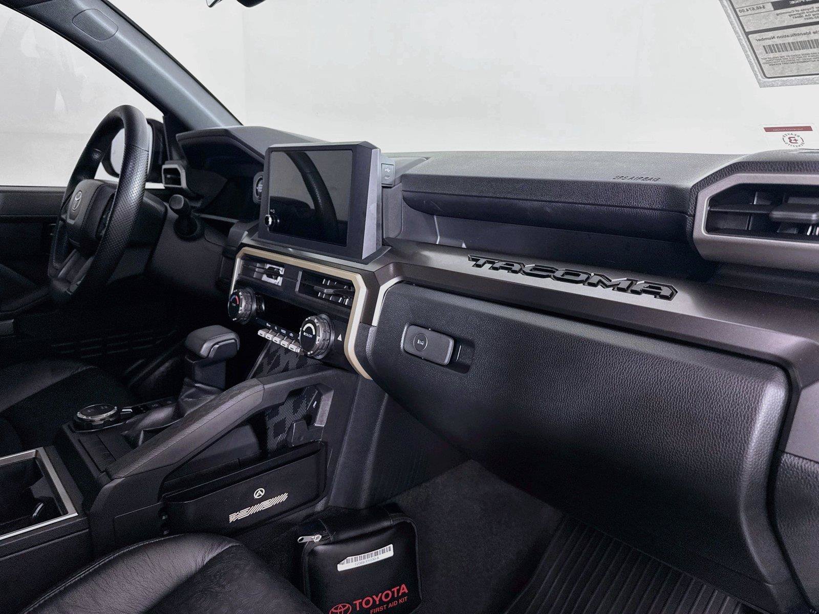 Certified 2025 Toyota Tacoma SR5 AWD/4WD image 41
