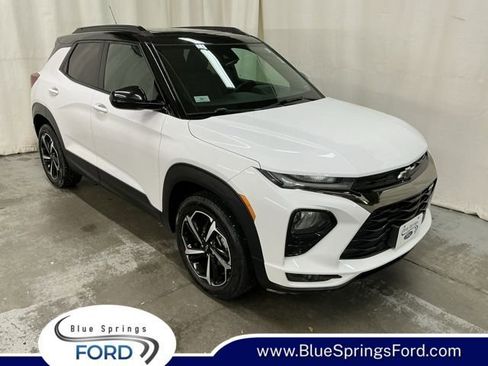 Used 2023 Chevrolet TrailBlazer RS w/ Sun and Liftgate Package AWD/4WD image 1