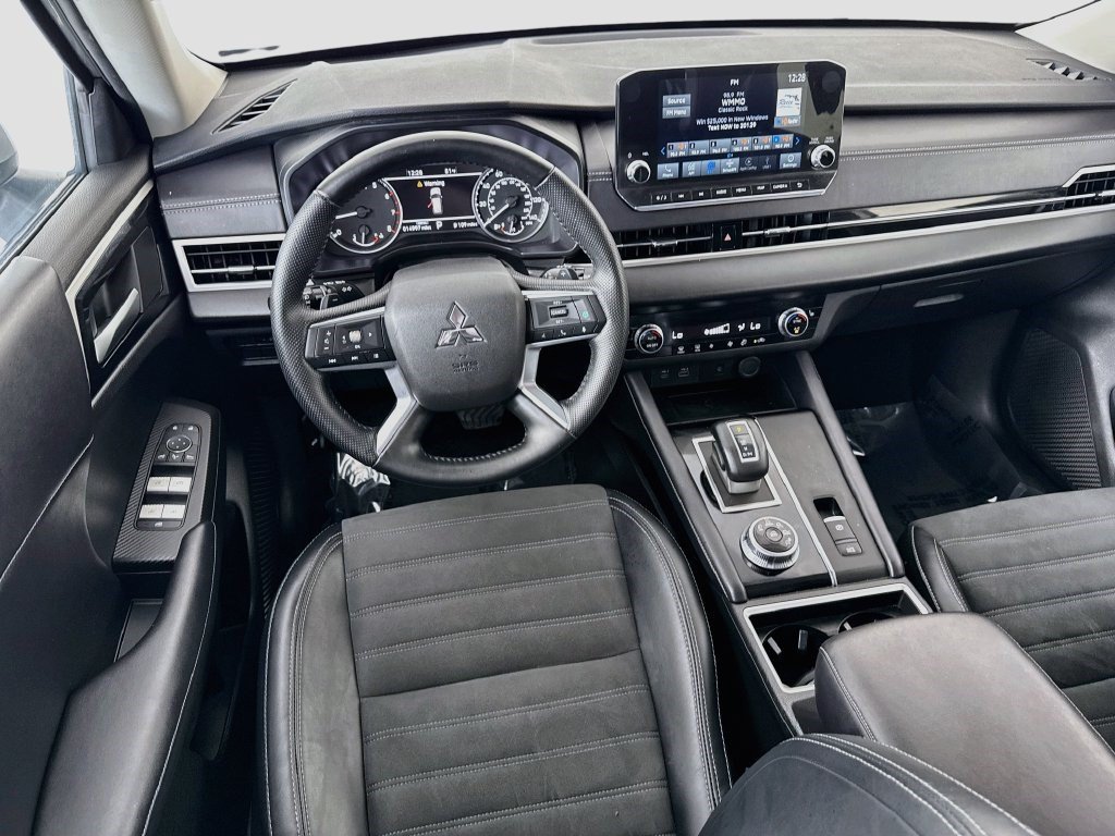 Used 2024 Mitsubishi Outlander SE FWD image 16