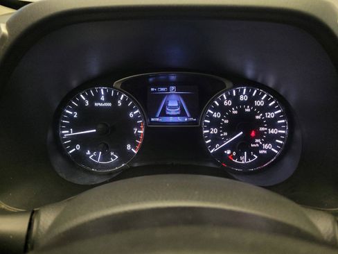 Used 2019 Nissan Pathfinder SL image 23