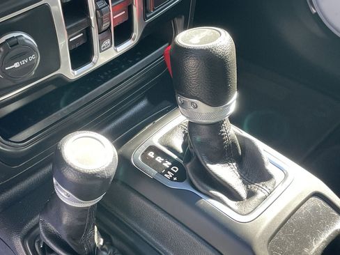 Used 2022 Jeep Wrangler Sport S image 35