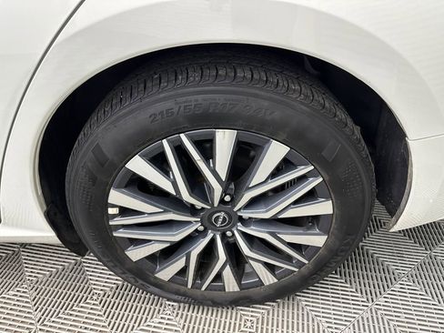 Used 2025 Nissan Altima 2.5 SV image 19