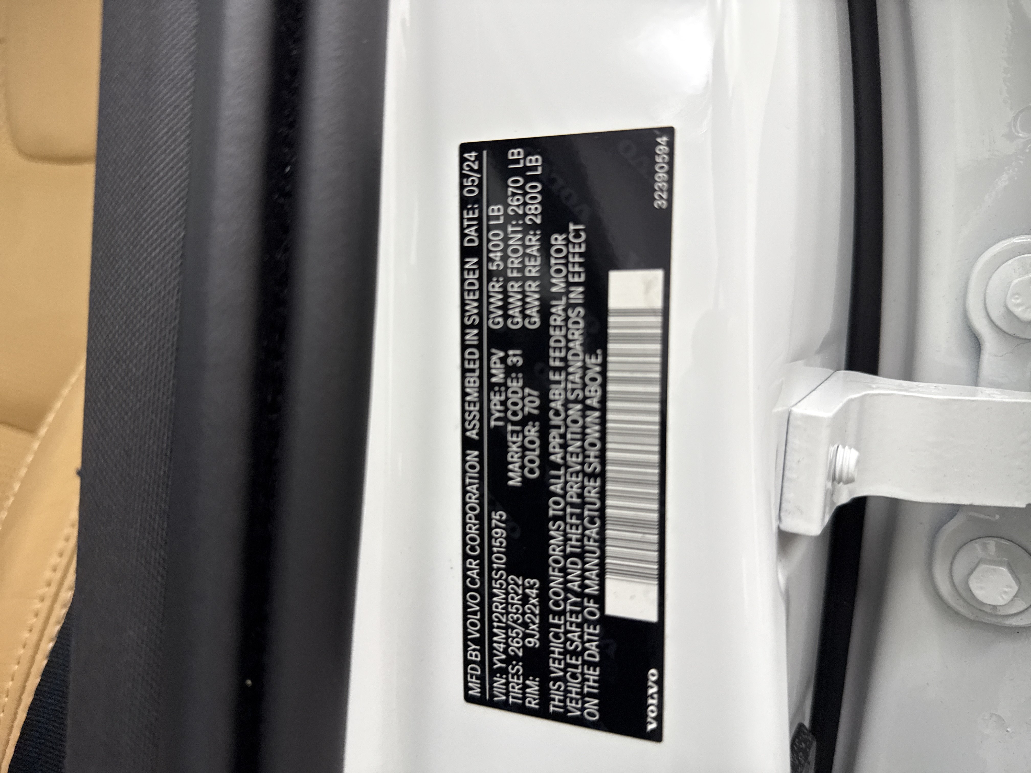 Certified 2025 Volvo XC60 B5 Ultra w/ Protection Package Premier AWD/4WD image 30