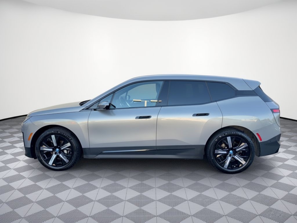 Used 2024 BMW iX xDrive50 w/ Premium Package AWD/4WD image 2