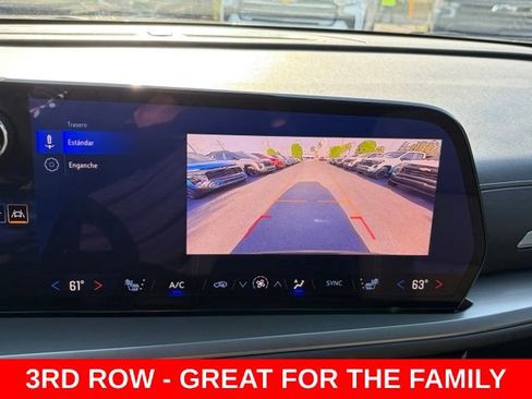 Used 2025 Chevrolet Traverse LT FWD image 25