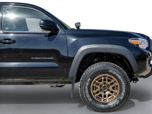 Used 2023 Toyota Tacoma SR5 w/ Trail Edition image 7