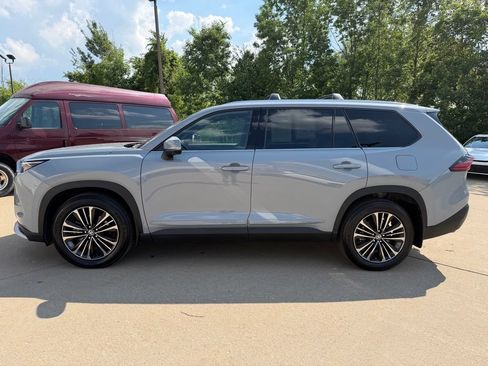 Certified 2026 Toyota Grand Highlander AWD Hybrid image 2