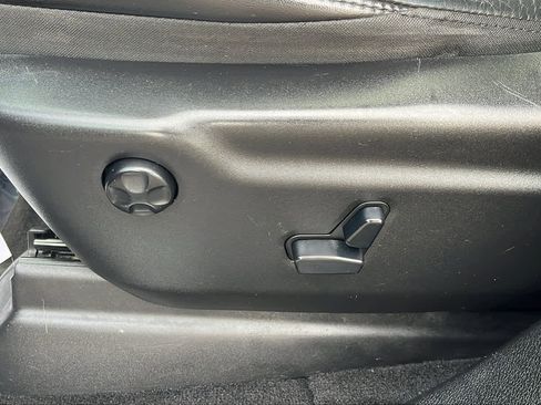 Used 2014 Jeep Grand Cherokee Limited image 25