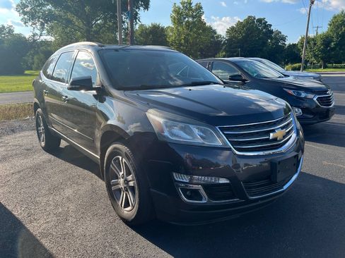 Used 2017 Chevrolet Traverse LT AWD/4WD image 6