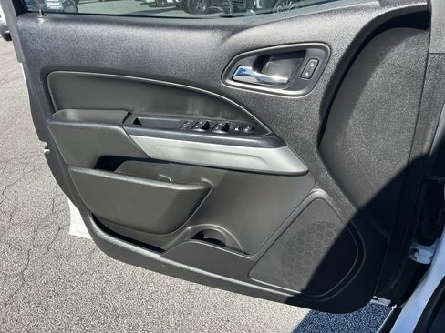 Used 2019 Chevrolet Colorado LT w/ Safety Package image 15