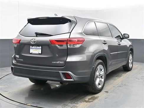 Used 2017 Toyota Highlander Limited image 14