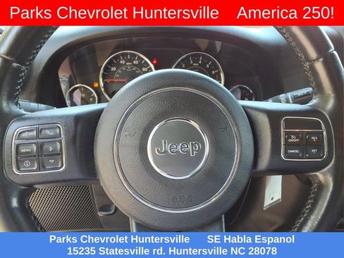 Used 2017 Jeep Wrangler Unlimited Sahara w/ Connectivity Group AWD/4WD image 12
