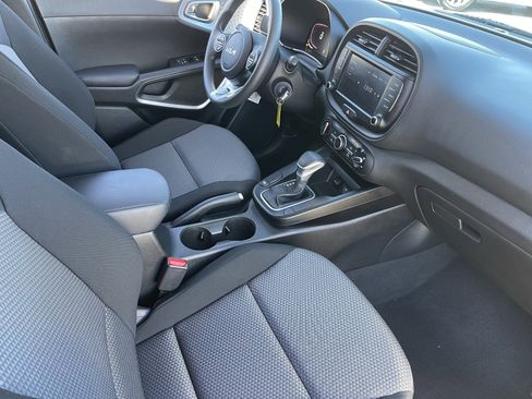 Certified 2023 Kia Soul LX w/ LX Technology Package image 10
