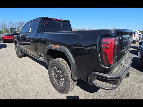 Used 2026 GMC Sierra 2500 AT4X AWD/4WD image 2