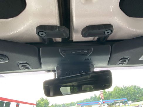 Used 2022 Jeep Wrangler Unlimited Rubicon w/ Xtreme Recon 35" Tire Package image 34