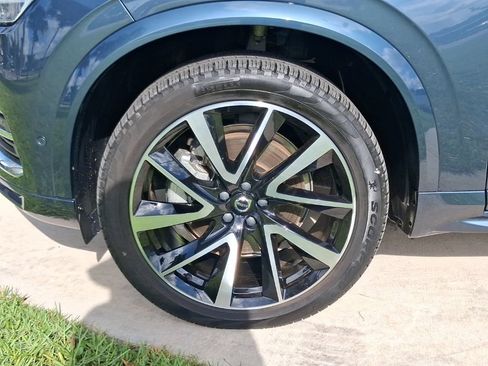 Used 2025 Volvo XC90 B6 Plus w/ Protection Package Premier AWD/4WD image 3
