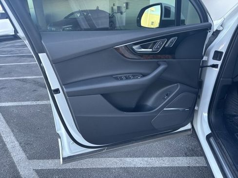 Used 2018 Audi Q7 3.0T Premium Plus w/ Premium Plus Package image 10