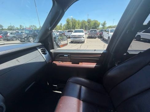 Used 2016 Ford Expedition Platinum AWD/4WD image 24