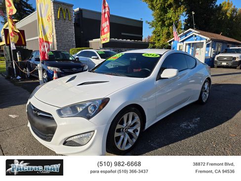 Used 2013 Hyundai Genesis 3.8 image 3