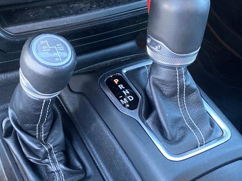 Used 2022 Jeep Wrangler Unlimited Sahara w/ Cold Weather Group image 16